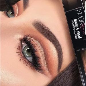 Meet your Posher, Perla